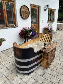 Romantika Whirlpoolanlage, Gartenbadewanne, Holzbadewanne, Liegebadewanne, Holzwanne, handgefertigte Holzbadewannen 2 Personen